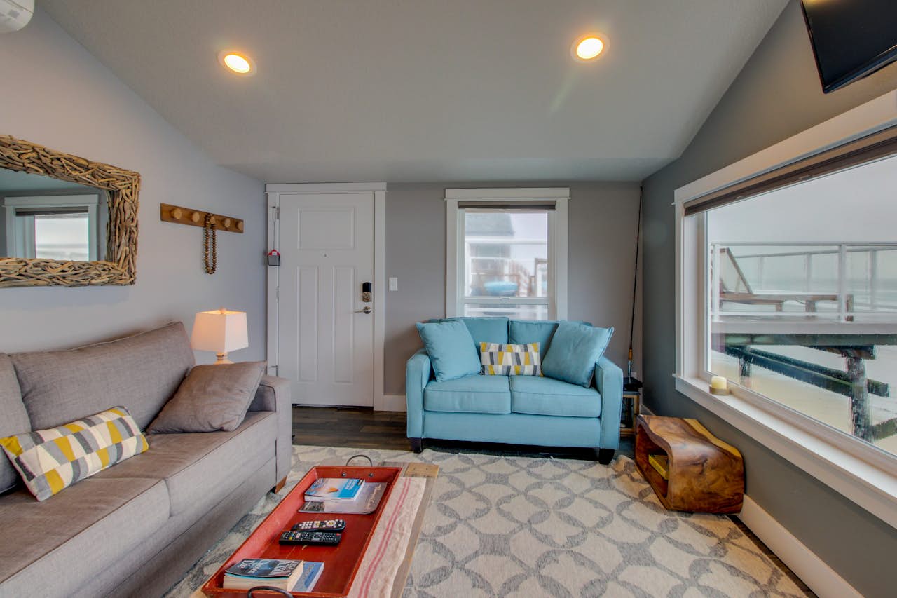 Chinook 8 2 BD Vacation Rental in Oceanside, OR Vacasa