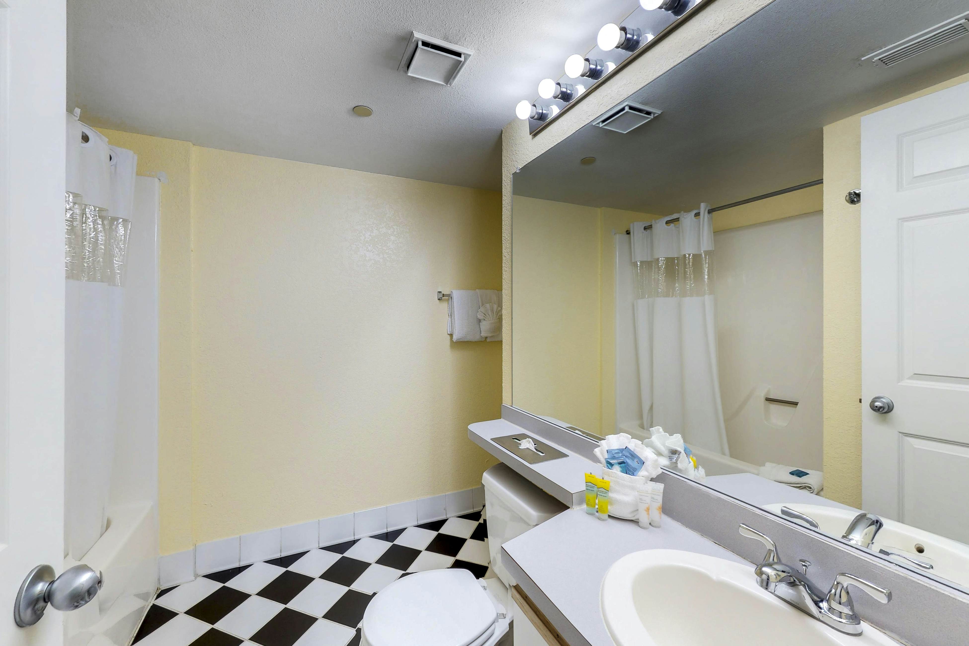 Sunrise Suites - Martinique Suite 108