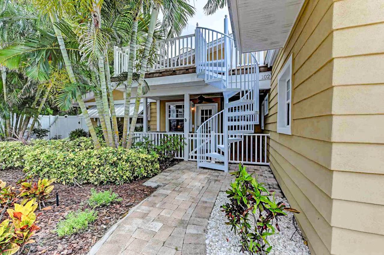 Sunfish 102 3 BD Vacation Rental in Holmes Beach, FL Vacasa