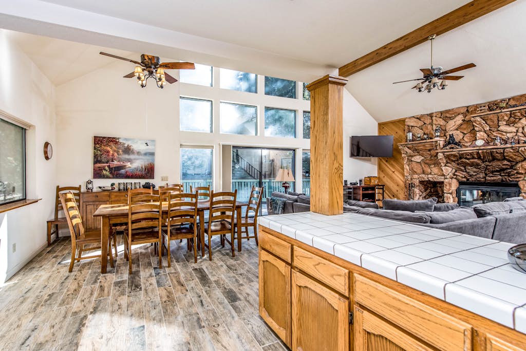 Paw's Cabin 3 BD Shaver Lake, CA Vacation Rental Vacasa