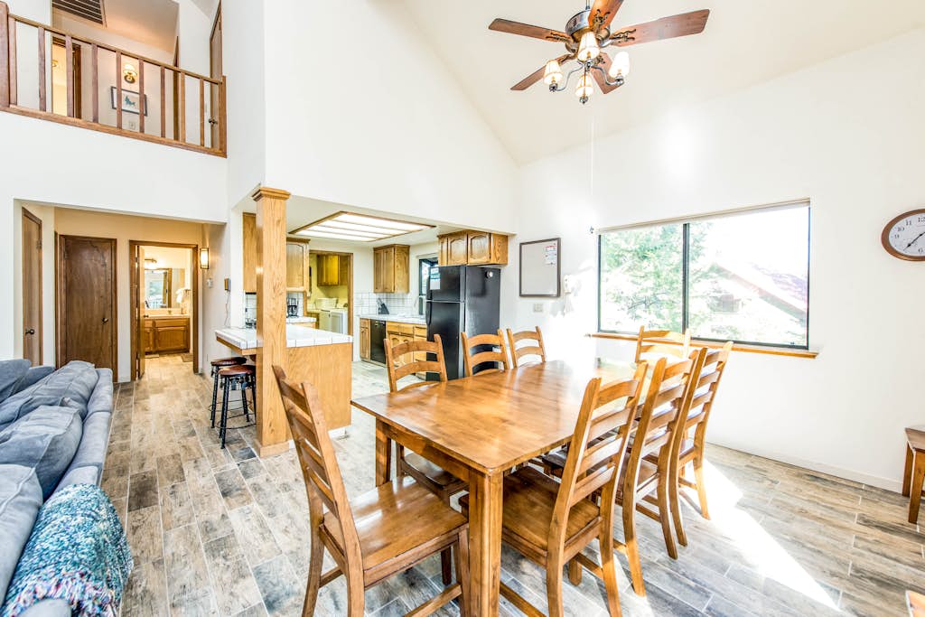 Paw's Cabin 3 BD Shaver Lake, CA Vacation Rental Vacasa