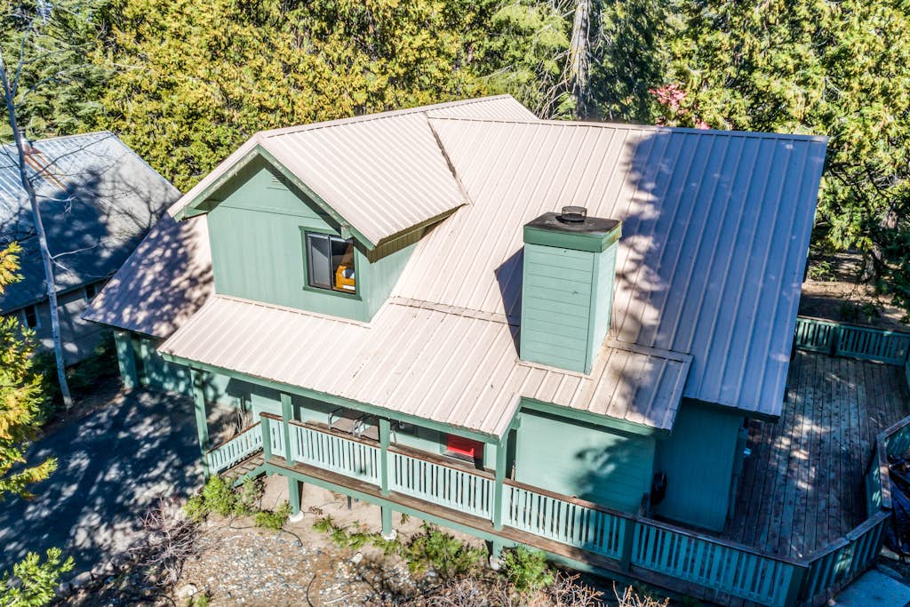 Paw's Cabin 3 BD Shaver Lake, CA Vacation Rental Vacasa