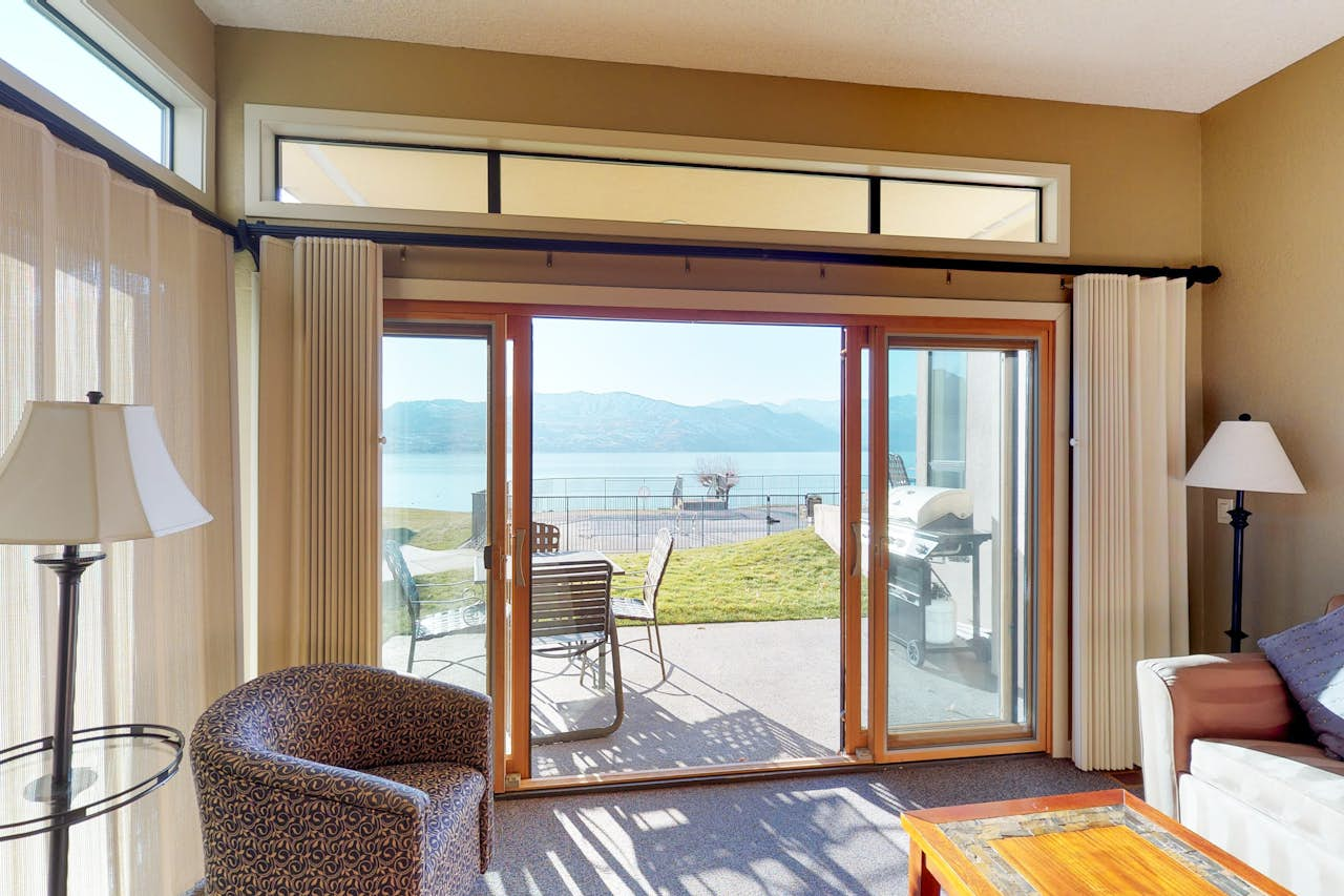 Lake Chelan Shores: Sunshine Suite | 1 BD Vacation Rental ...