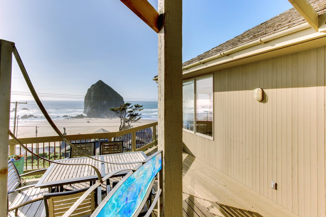Haystack Views Vacation Rental 4 BD Vacation Rental in Cannon Beach, OR Vacasa