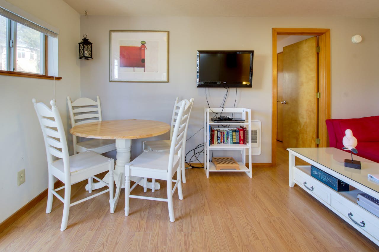 Beaches Inn Captains Cove Cottage 9 1 BD Vacation Rental in Cannon