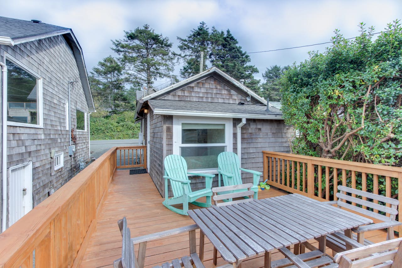 Baerfoot Bungalow 1 BD Vacation Rental in Cannon Beach, OR Vacasa