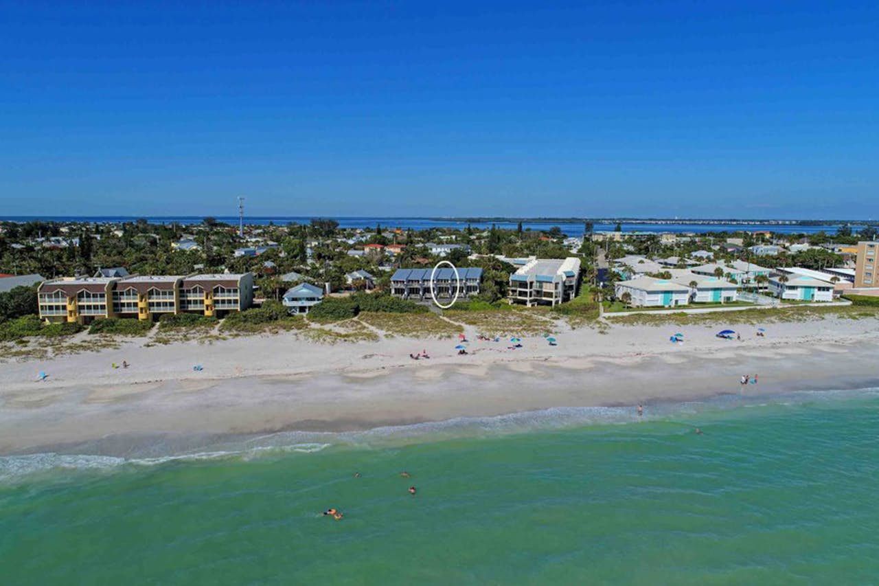 Hidden Cove Unit 3 | 2 BD Vacation Rental in Holmes Beach, FL | Vacasa