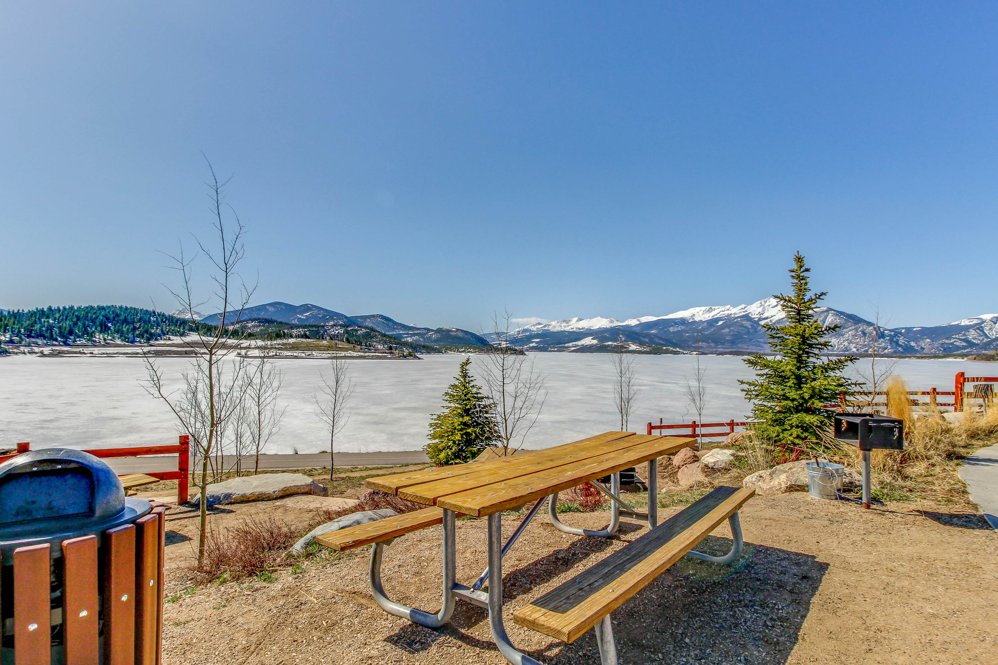 Lakeview Marina Place