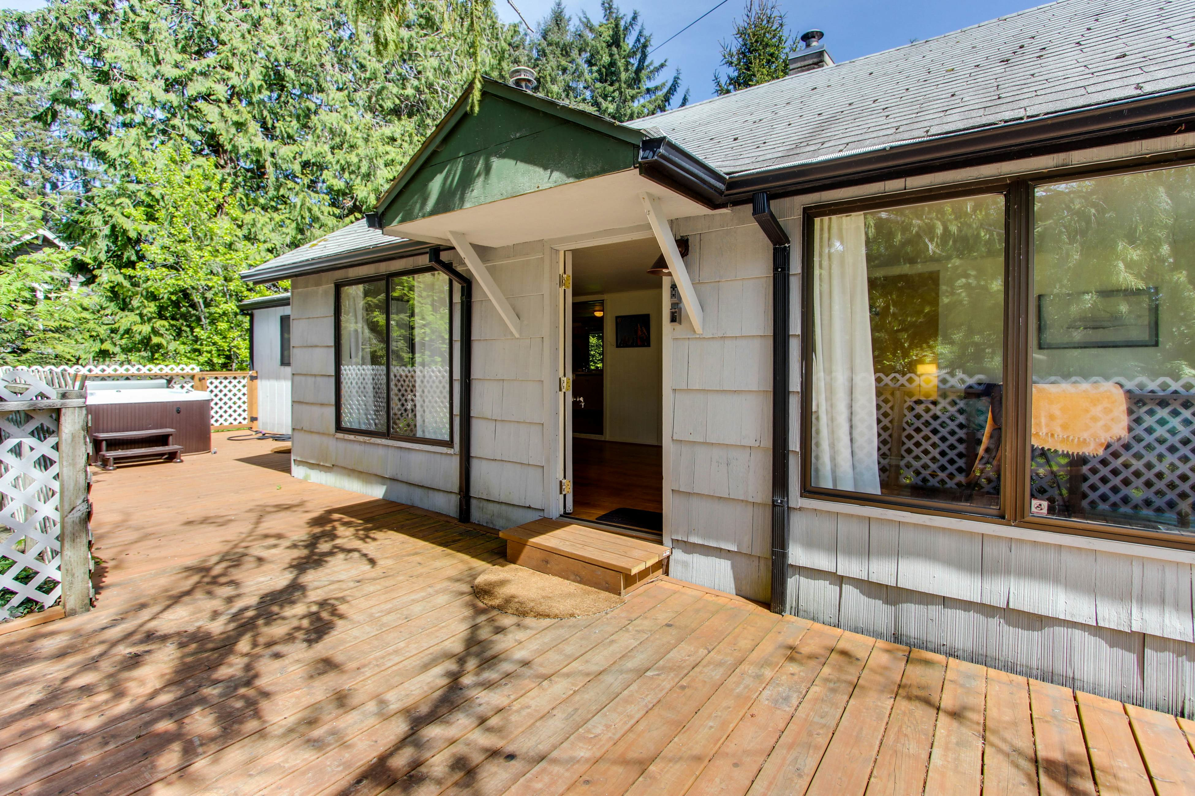 Ridge Path Cottage 2 BD Gearhart, OR Vacation Rental Vacasa