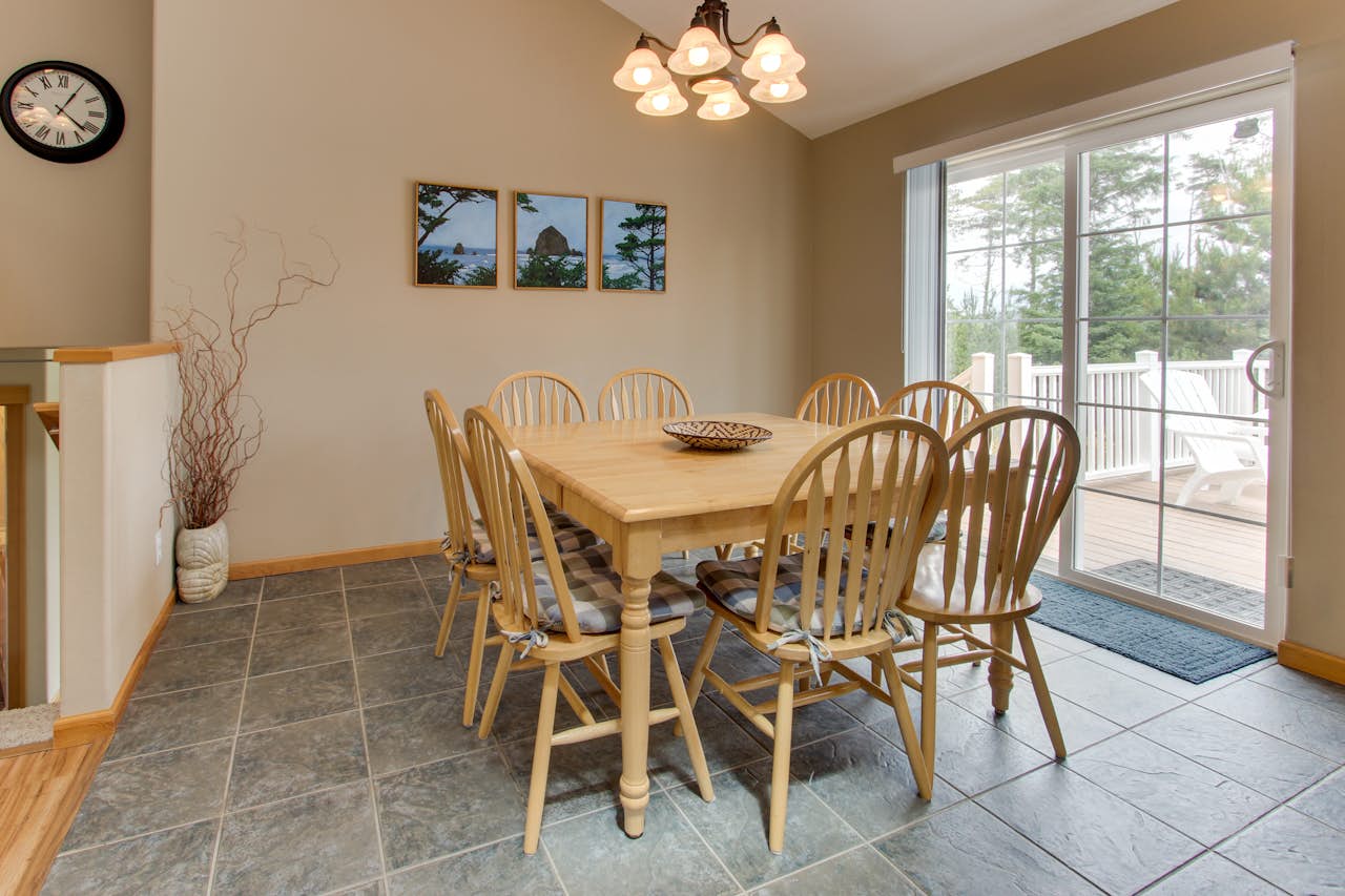 The Hidden Treasure 3 BD Vacation Rental in Warrenton, OR Vacasa