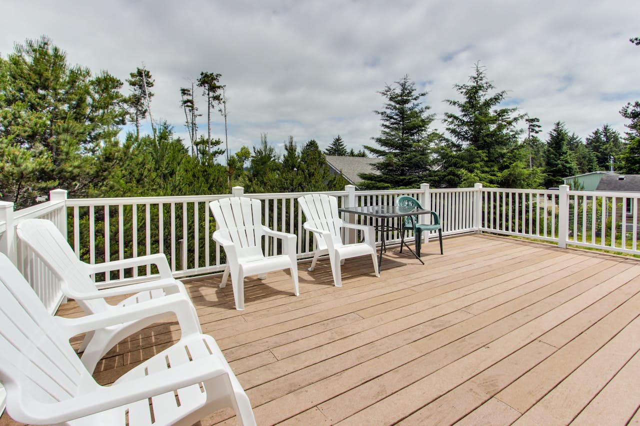 The Hidden Treasure 3 BD Vacation Rental in Warrenton, OR Vacasa