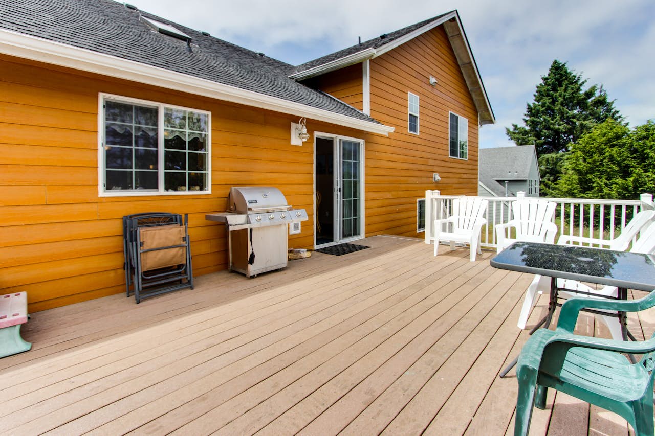 The Hidden Treasure 3 BD Vacation Rental in Warrenton, OR Vacasa