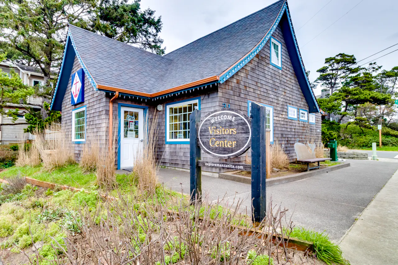 Manzanita Beach Cottage (MCA 520) 2 BD Vacation Rental in Manzanita