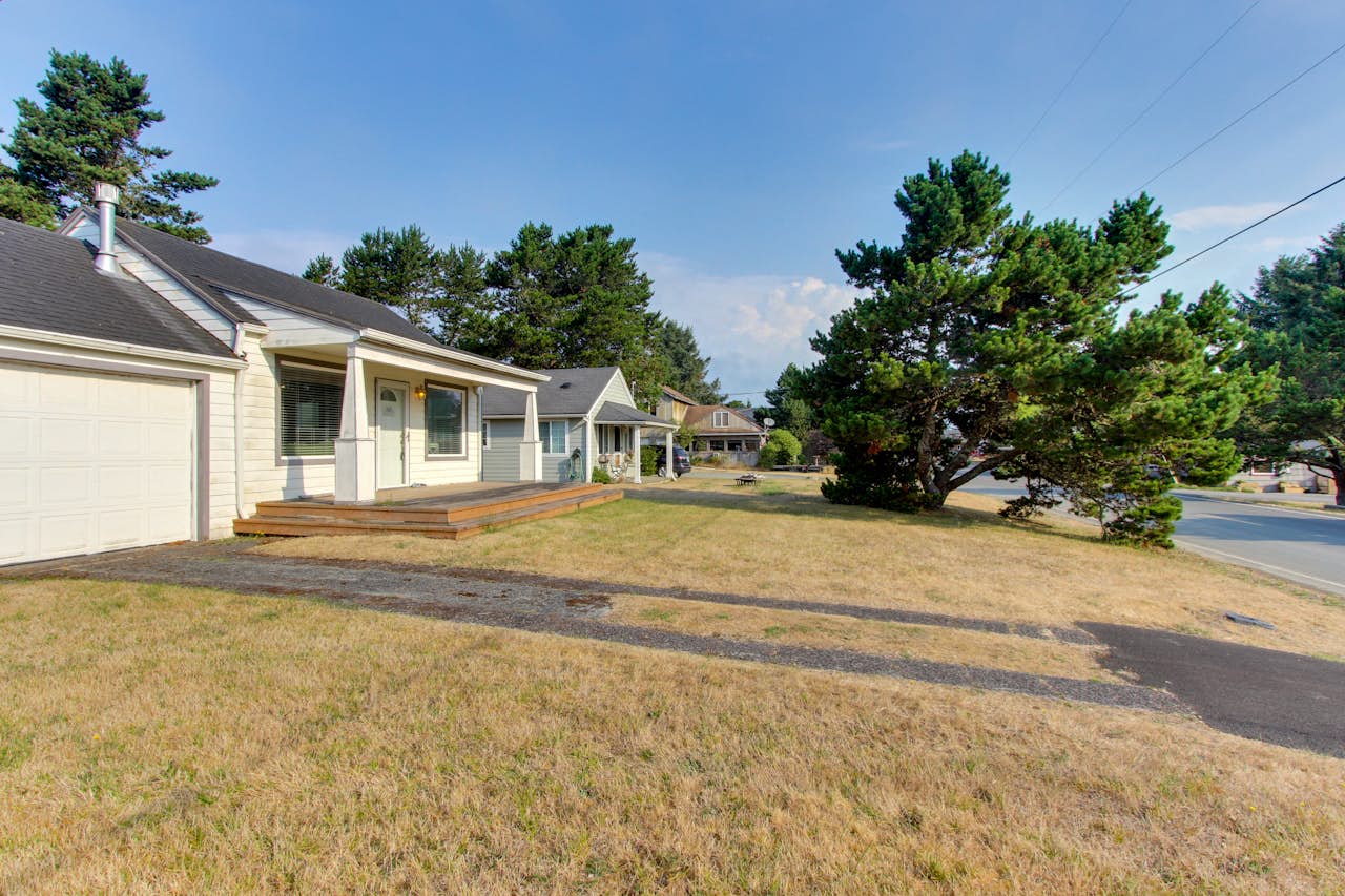 Haven 2 BD Warrenton, OR Vacation Rental Vacasa