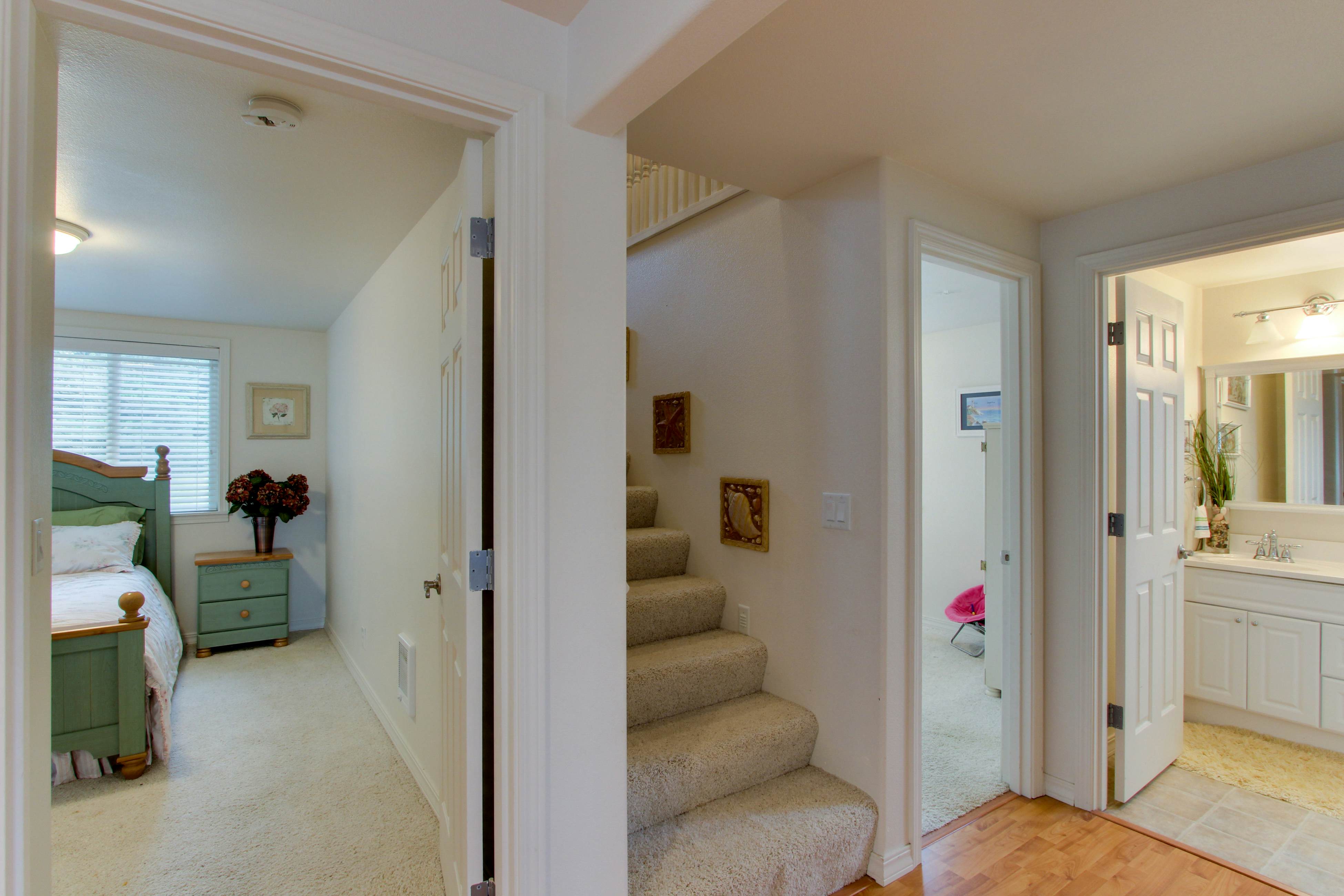 Haven 2 BD Warrenton, OR Vacation Rental Vacasa