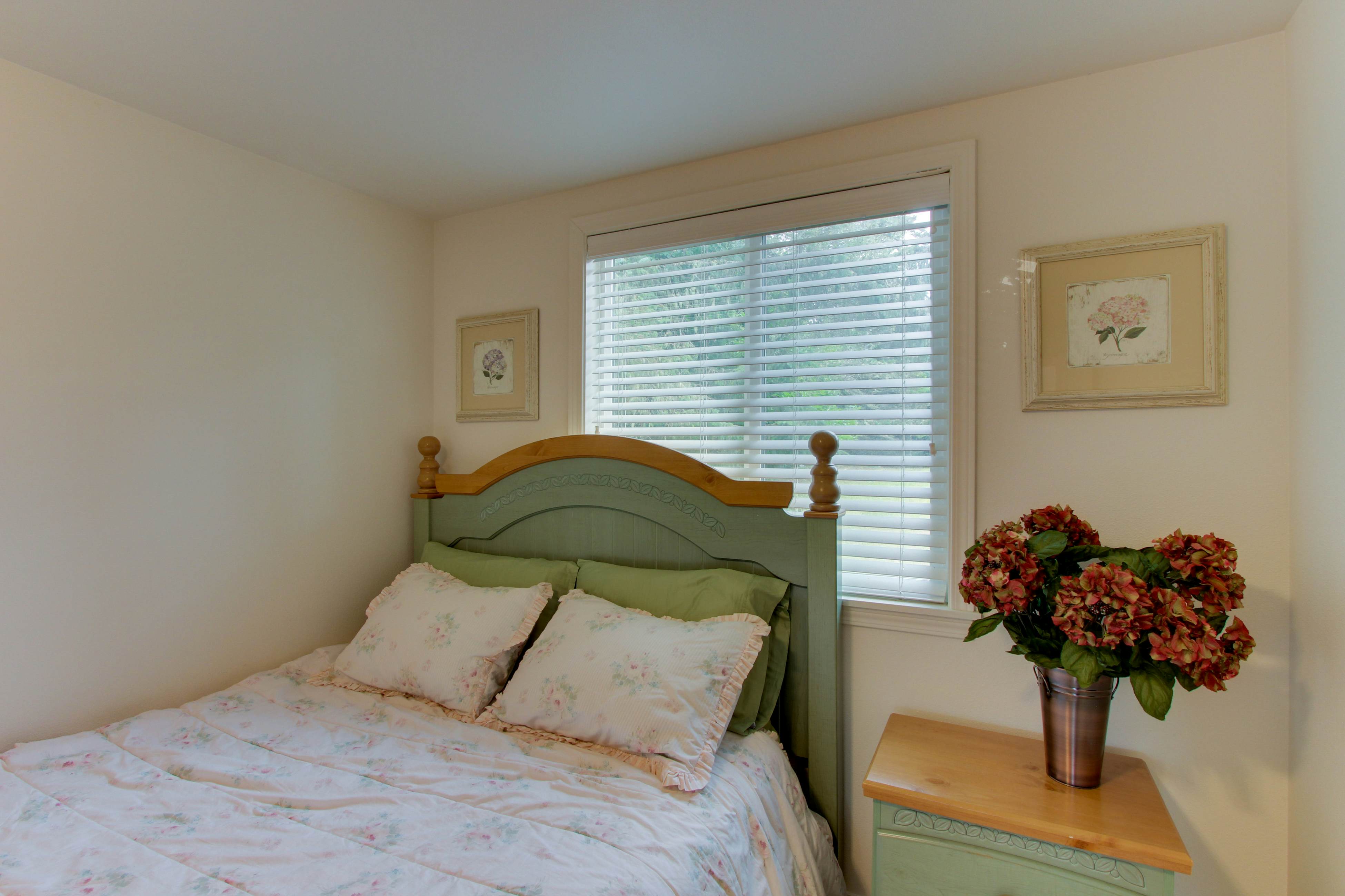 Haven 2 BD Warrenton, OR Vacation Rental Vacasa