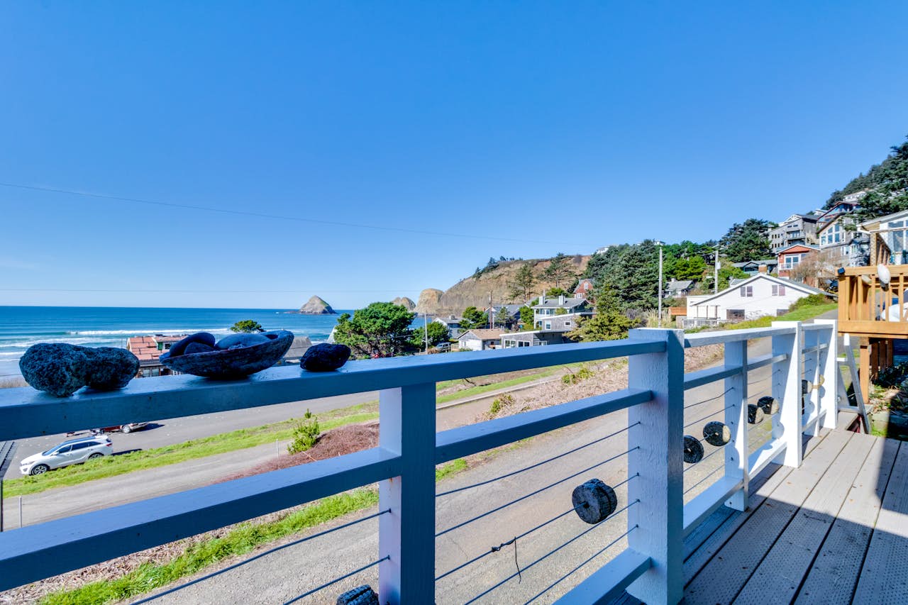 Wave Watch 'N 2 BD Vacation Rental in Oceanside, OR Vacasa