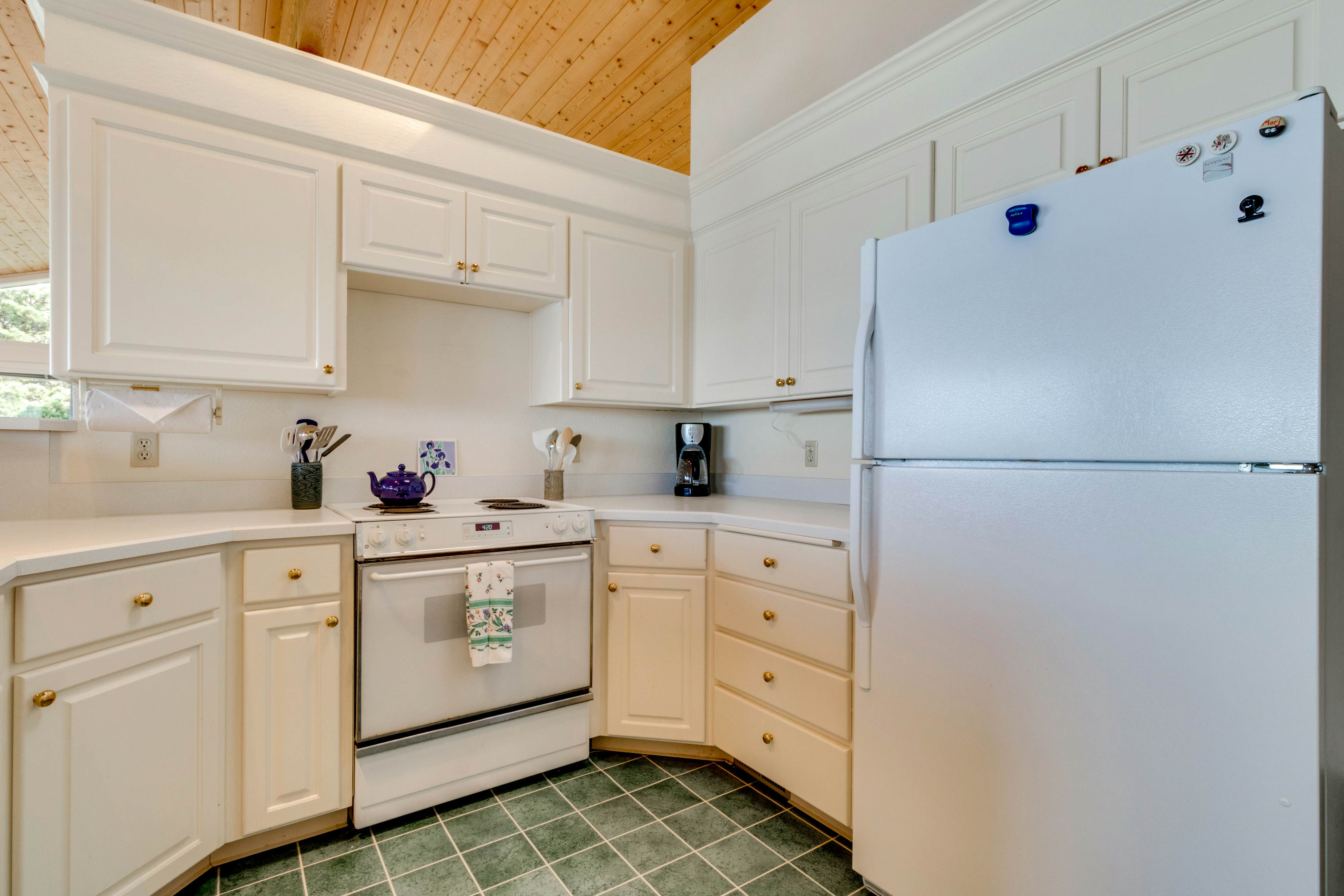 Regent Street Retreat 3 BD Oceanside, OR Vacation Rental Vacasa