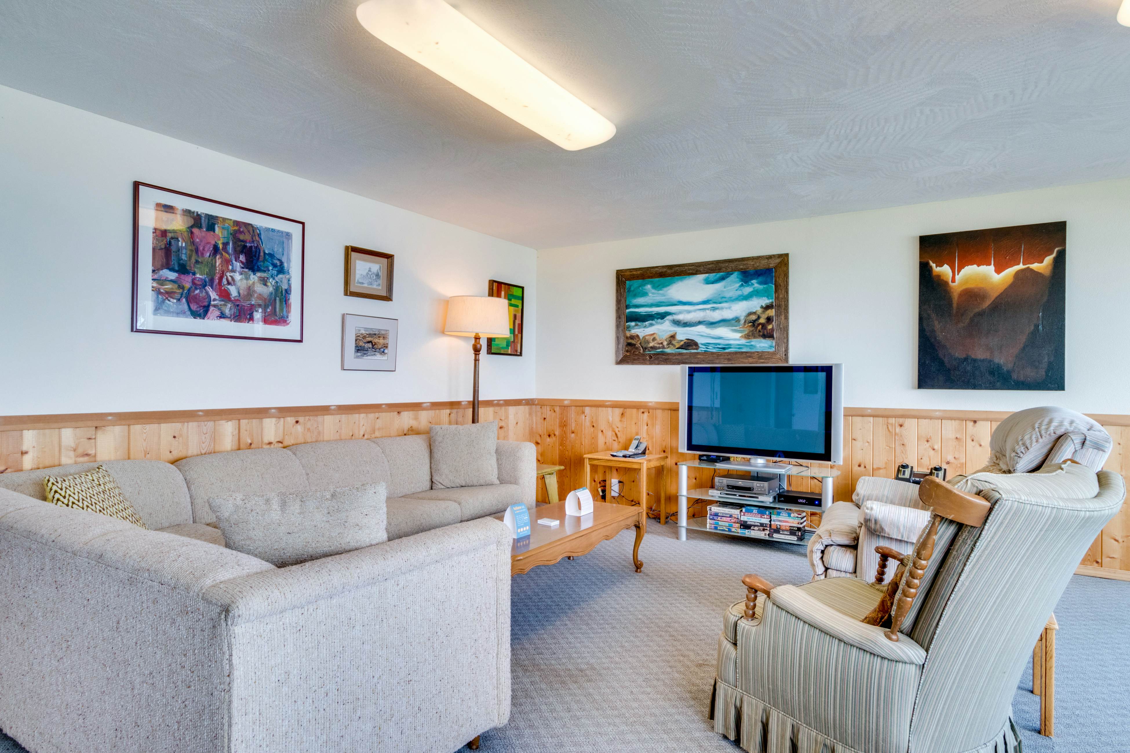 Regent Street Retreat 3 BD Oceanside, OR Vacation Rental Vacasa