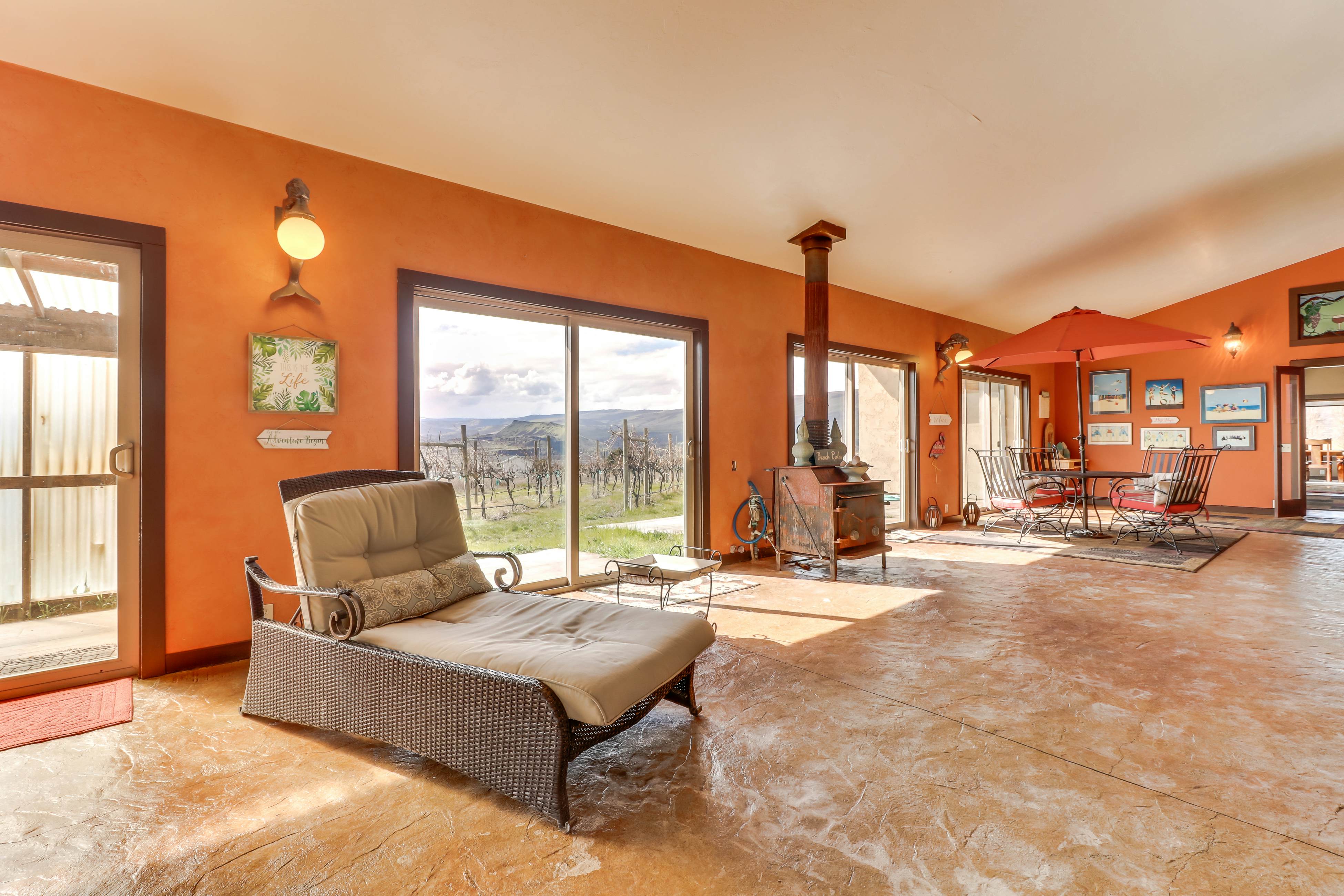 Grapevine Lodge 4 BD Dallesport, WA Vacation Rental Vacasa