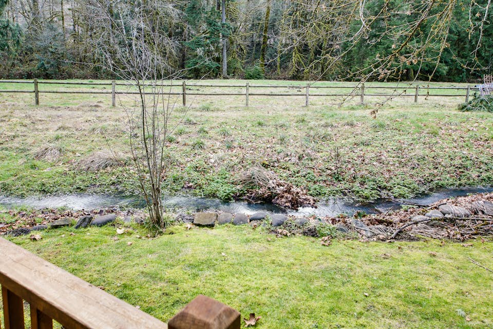 Molalla River Cottage 1 BD Vacation Rental in Molalla, OR Vacasa
