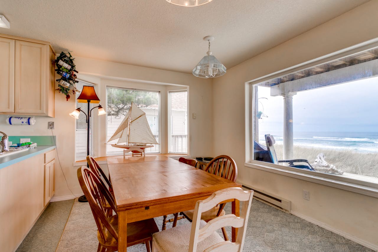 Twin Rocks Oceanfront Beach House 4 BD Vacation Rental in Rockaway