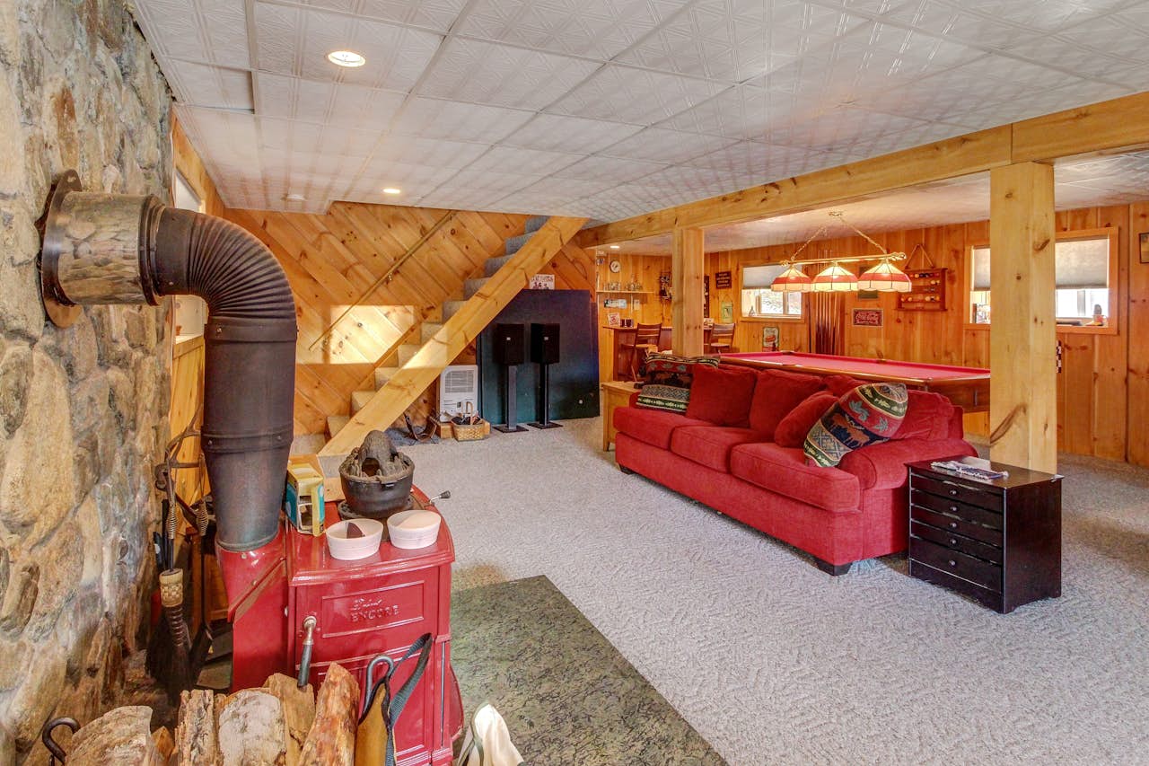 West Dover Getaway 3 BD Vacation Rental in West Dover, VT Vacasa