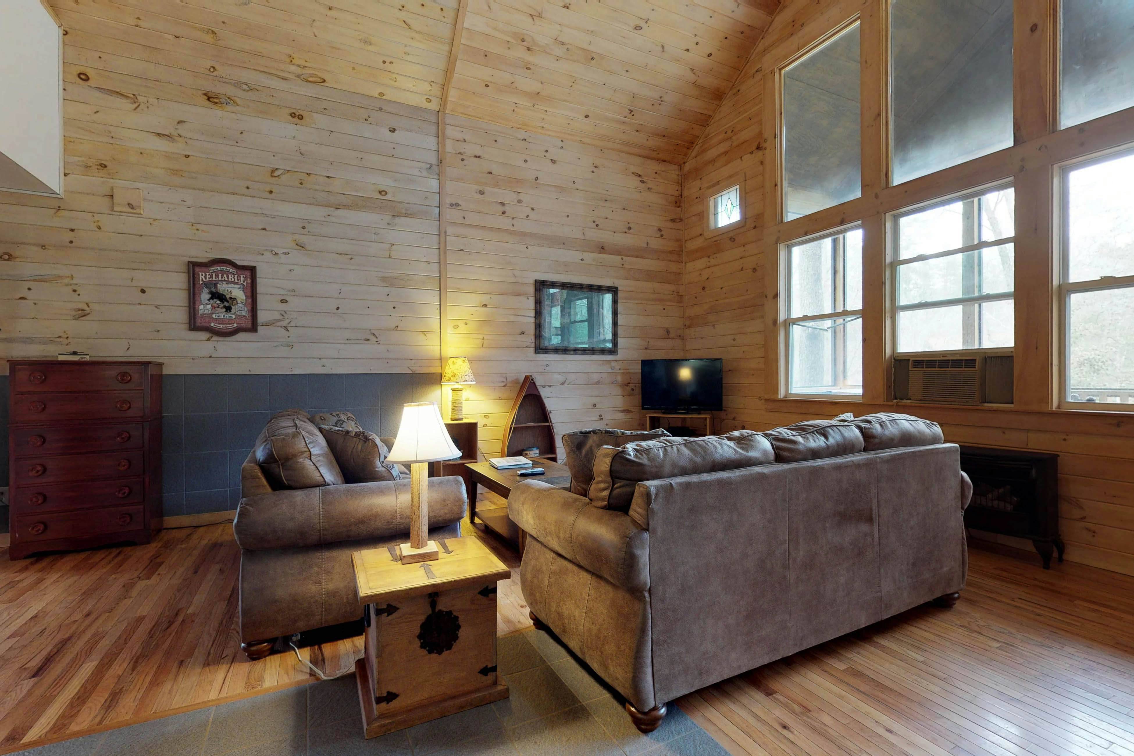 Toccoa Hideaway 1 BD Blue Ridge, GA Vacation Rental Vacasa