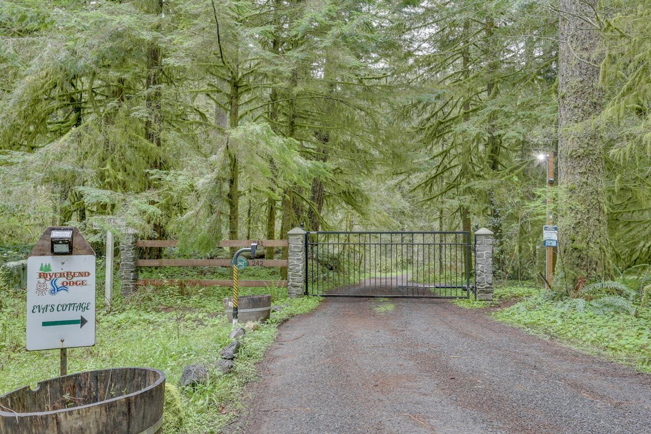 Eva's Cottage Romancing the River 1 BD Vacation Rental in Washougal