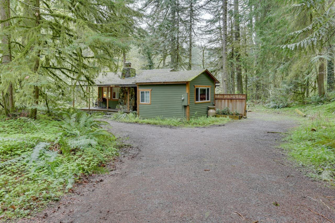 Eva's Cottage Romancing the River 1 BD Vacation Rental in Washougal