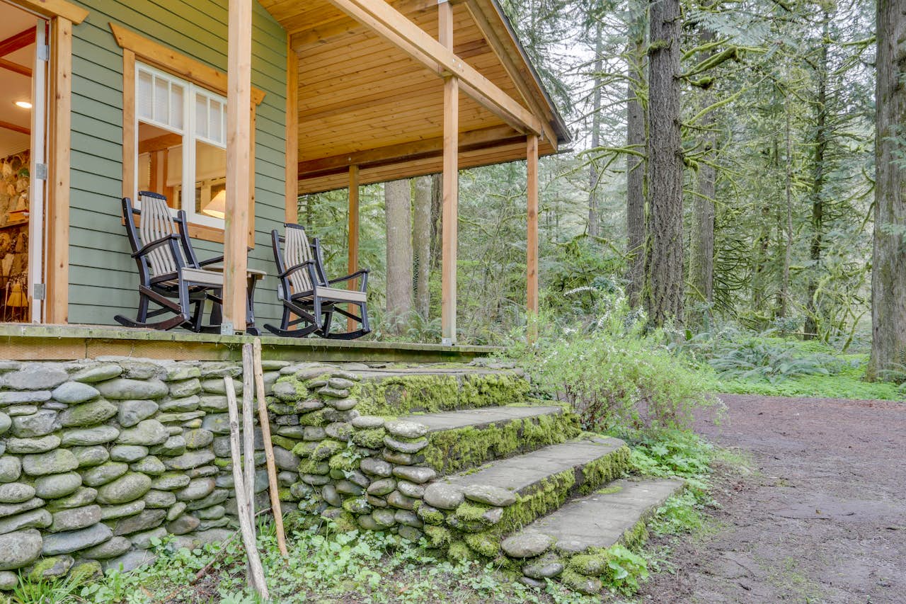 Eva's Cottage Romancing the River 1 BD Vacation Rental in Washougal