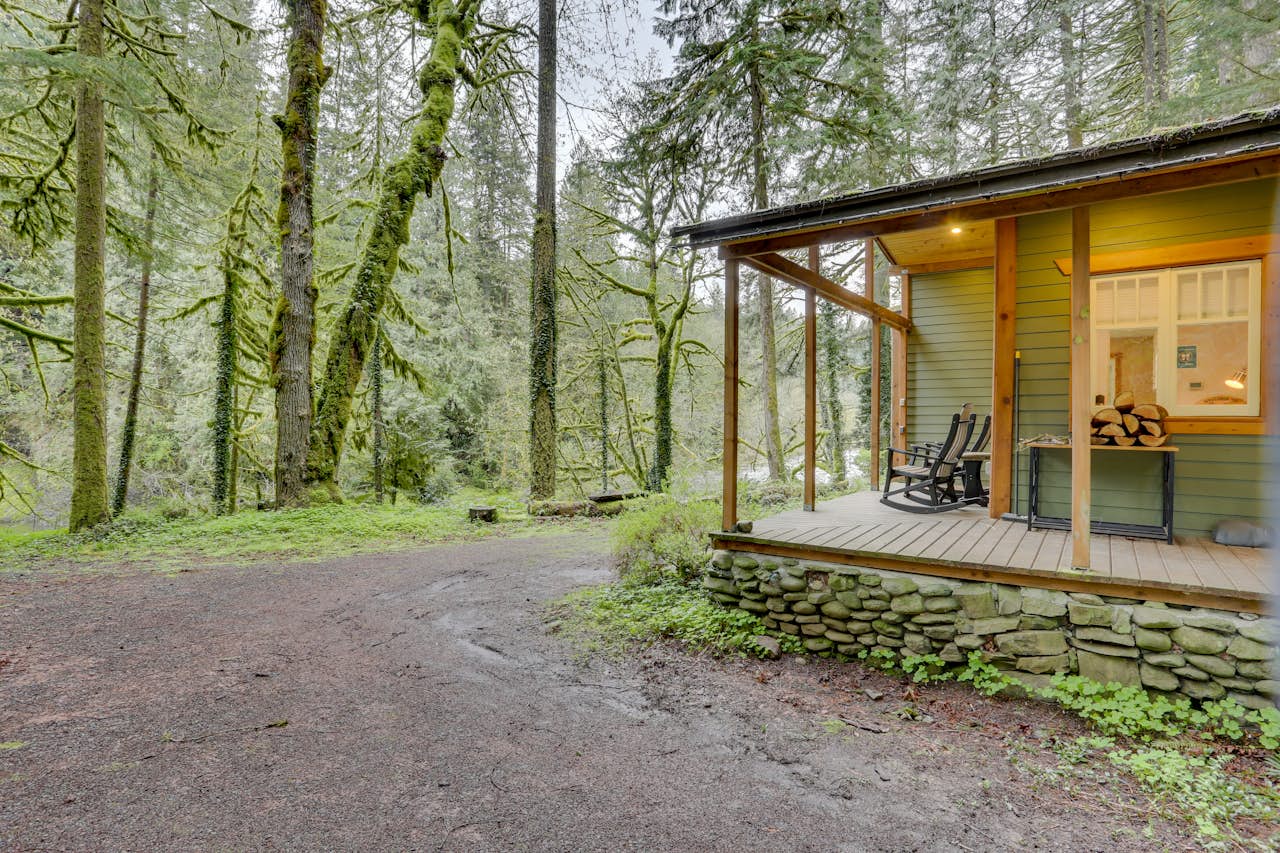 Eva's Cottage Romancing the River 1 BD Vacation Rental in Washougal