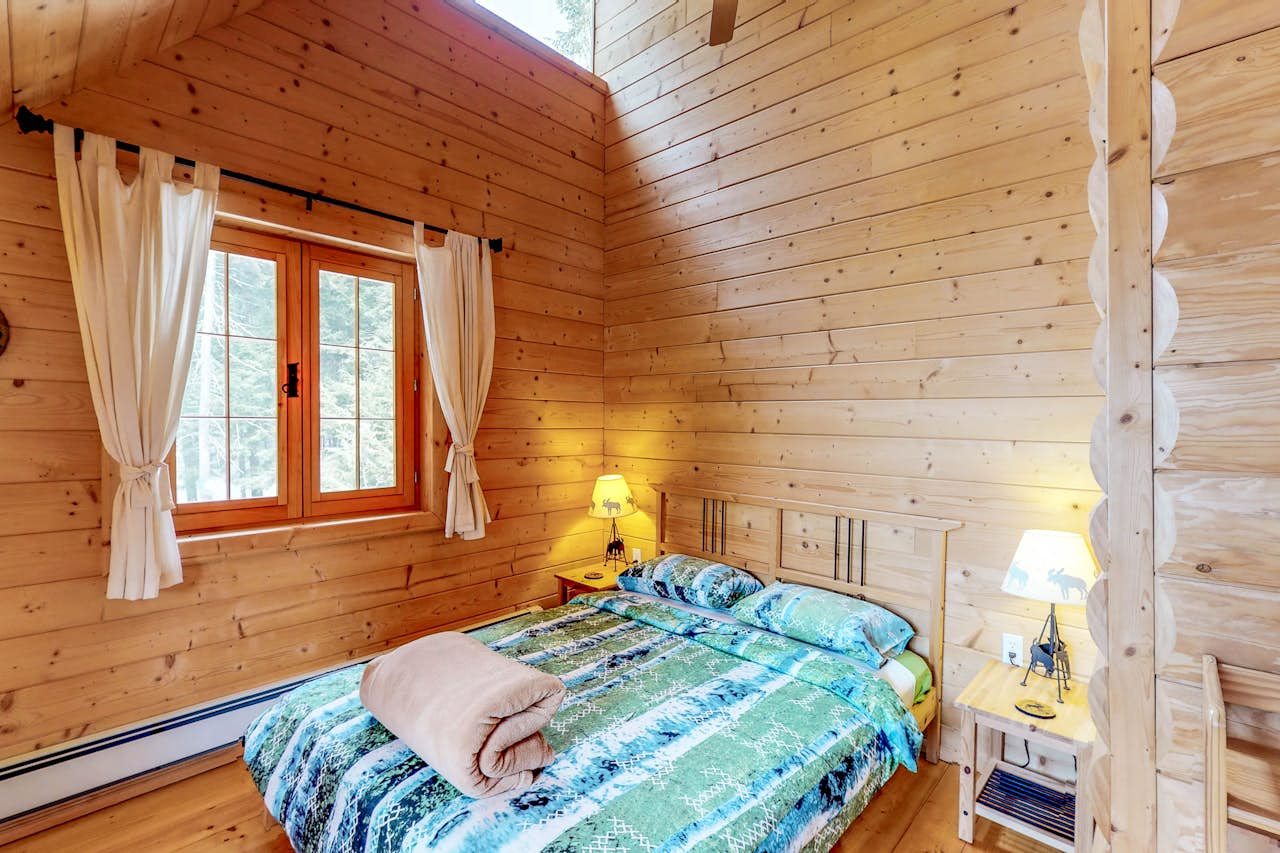 Big Moose Lodge 6 BD Vacation Rental in Beaver Cove, ME Vacasa