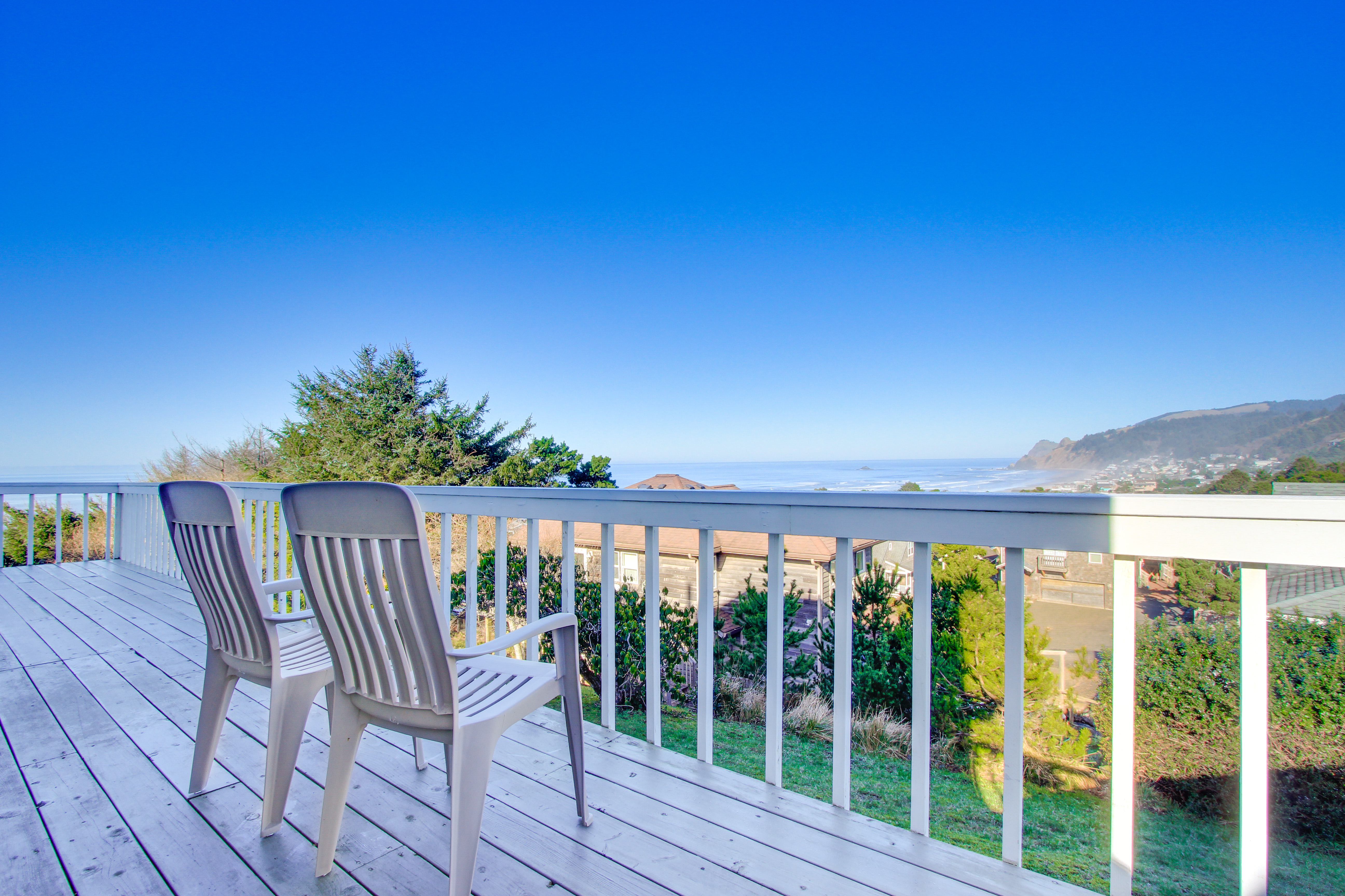 Ocean View Terrace | 2 BD Vacation Rental In Lincoln City, OR | Vacasa