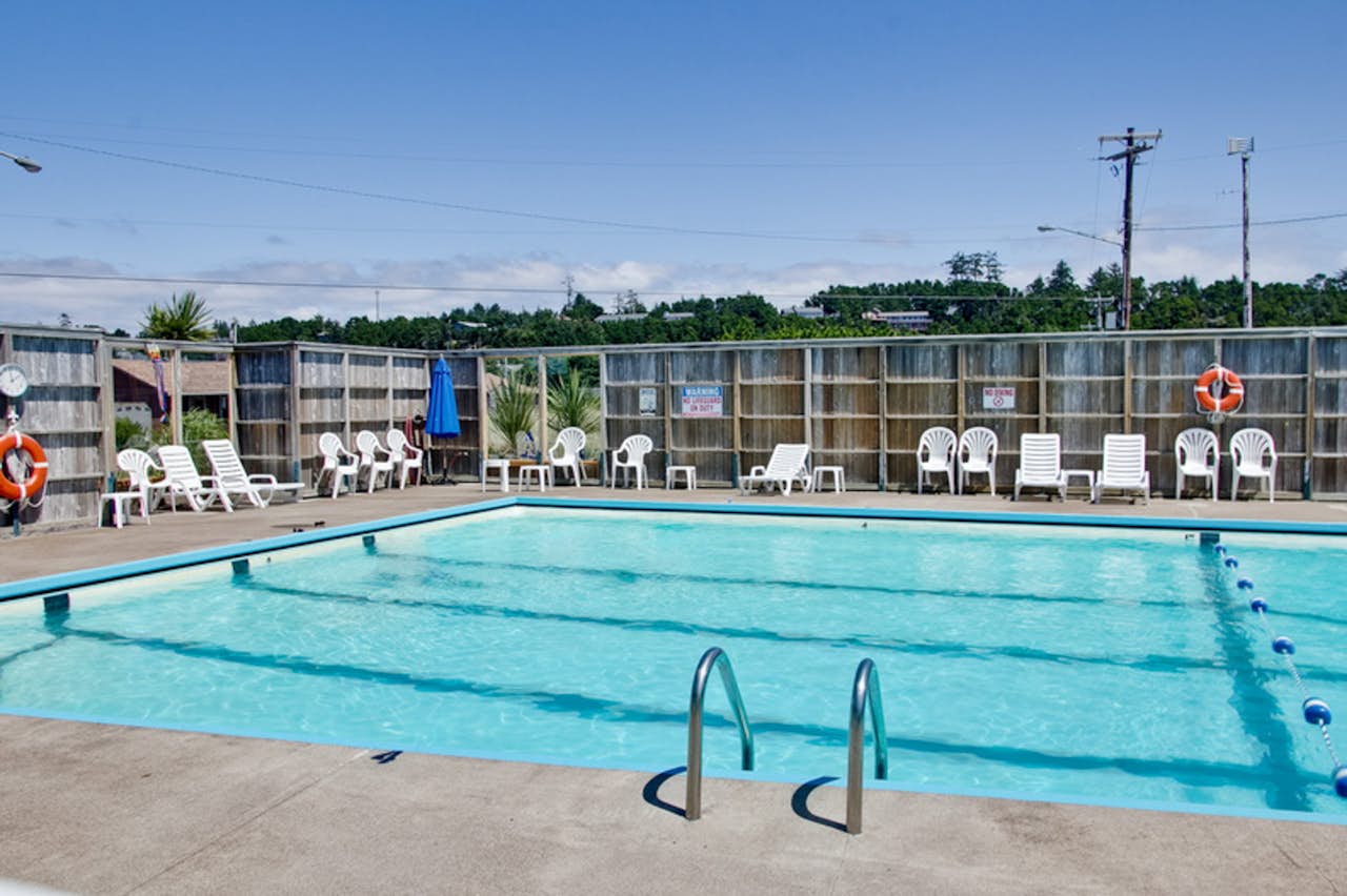 Splash of Blue 4 BD Vacation Rental in Waldport, OR Vacasa