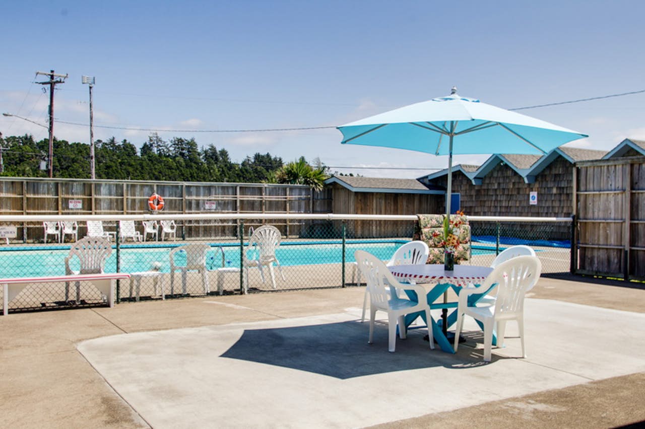 Splash of Blue 4 BD Vacation Rental in Waldport, OR Vacasa