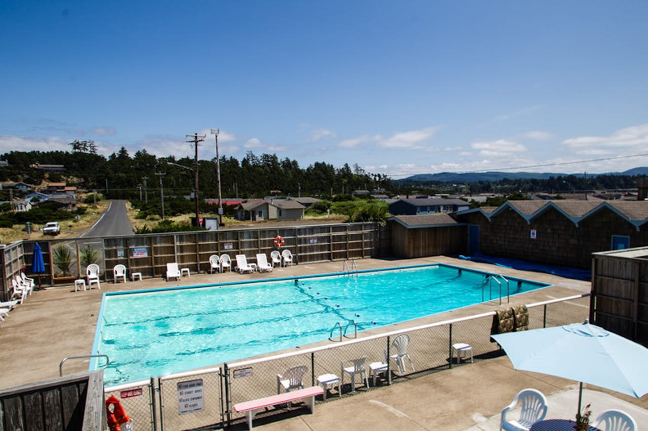 Splash of Blue 4 BD Vacation Rental in Waldport, OR Vacasa