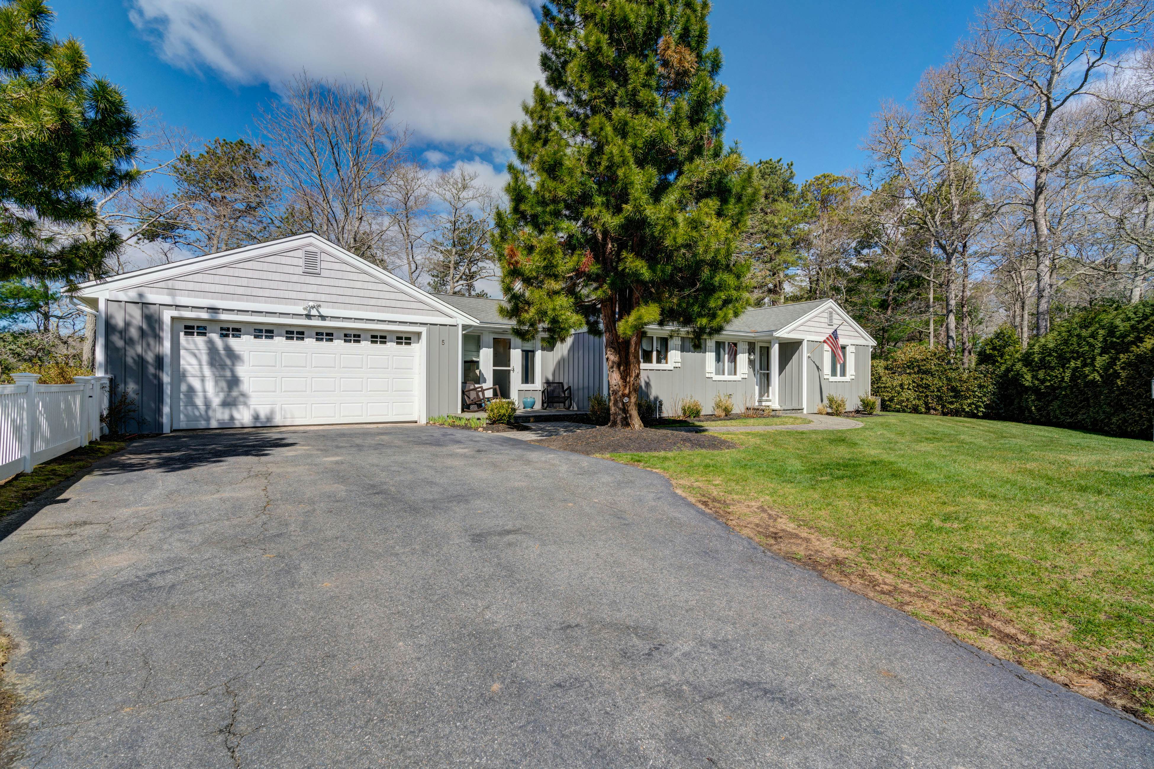 Weeks Pond Charmer 2 BD Forestdale, MA Vacation Rental Vacasa