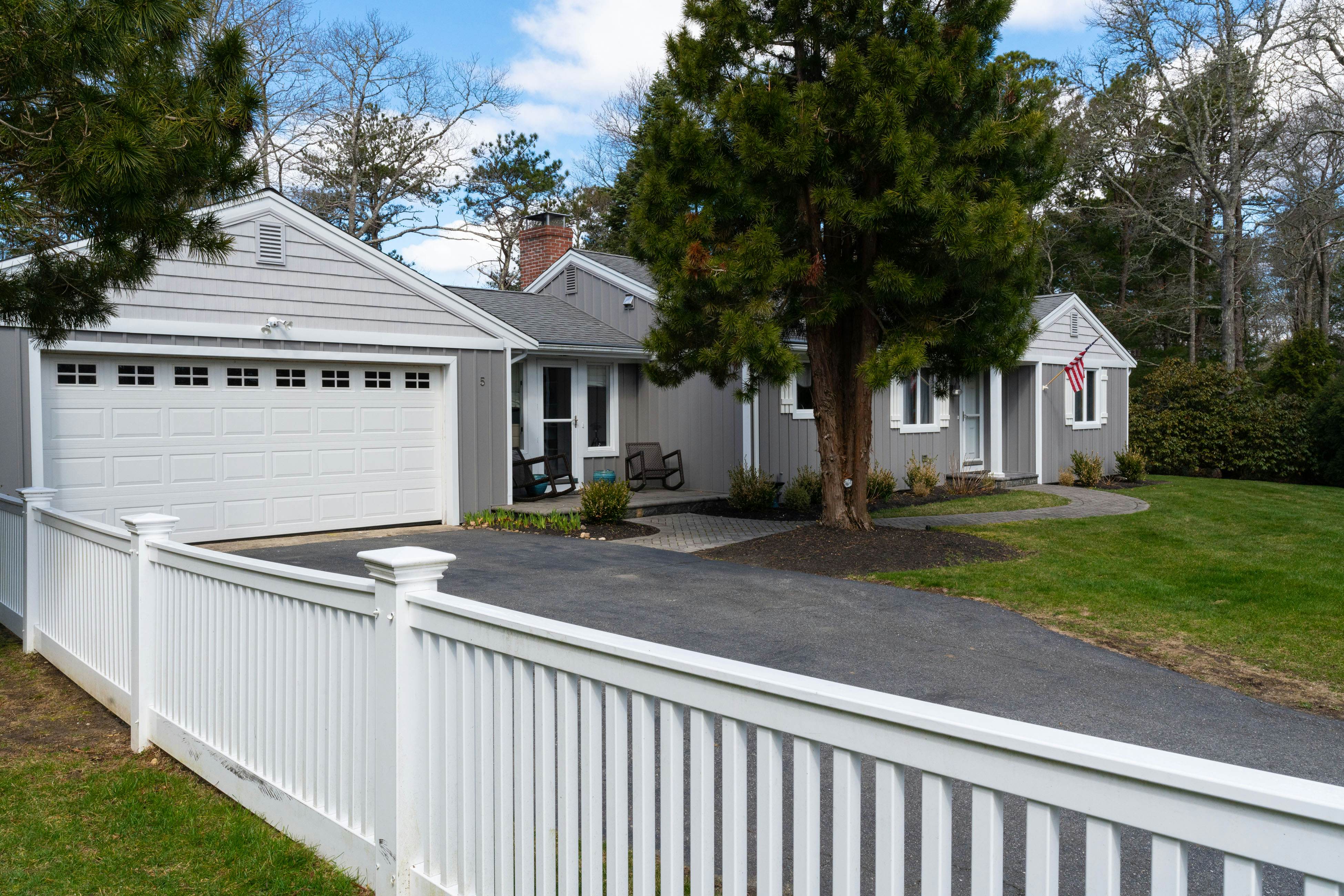 Weeks Pond Charmer 2 BD Forestdale, MA Vacation Rental Vacasa