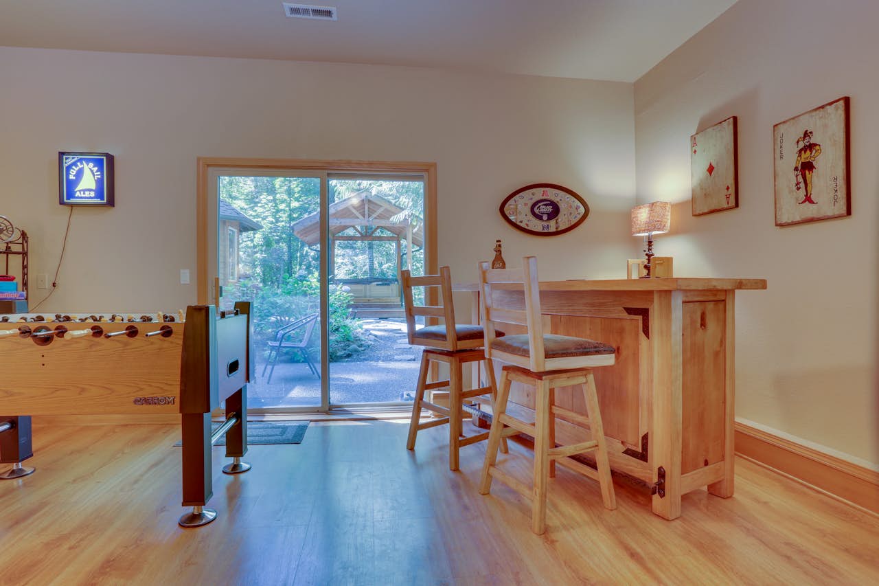 Salmon River Lodge 5 BD Vacation Rental in Welches, OR Vacasa