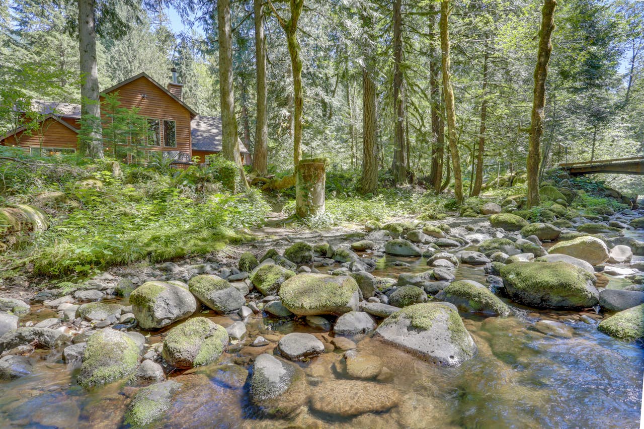 Salmon River Lodge 5 BD Vacation Rental in Welches, OR Vacasa