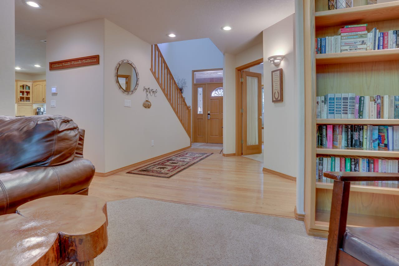 Salmon River Lodge 5 BD Vacation Rental in Welches, OR Vacasa