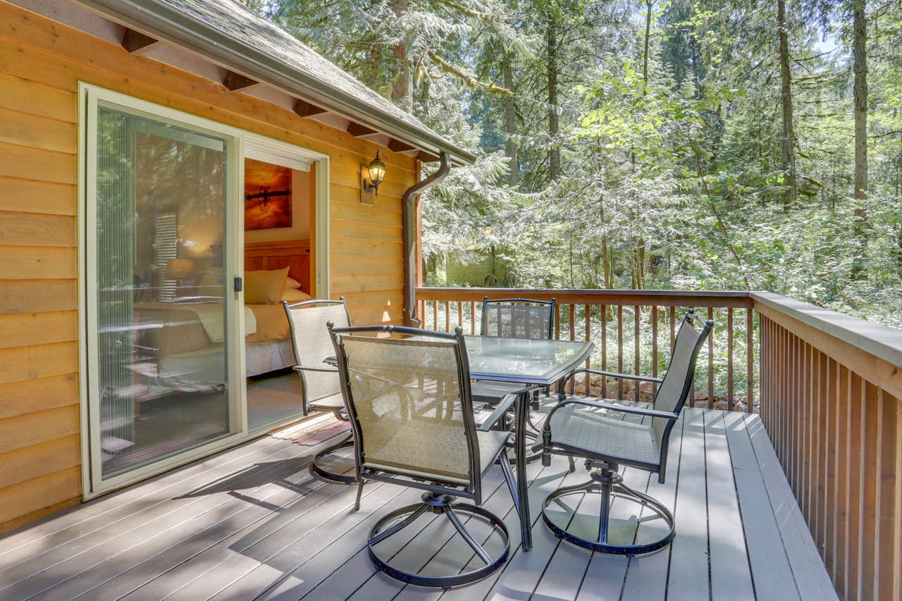 Salmon River Lodge 5 BD Vacation Rental in Welches, OR Vacasa