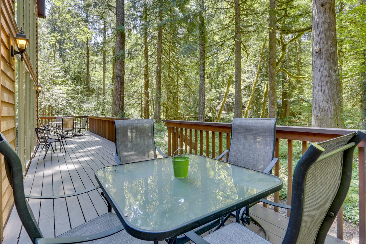 Salmon River Lodge 5 BD Vacation Rental in Welches, OR Vacasa