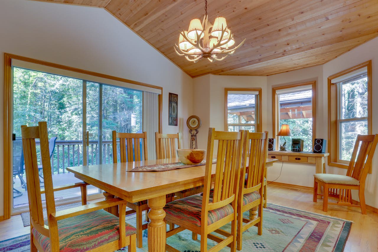 Salmon River Lodge 5 BD Vacation Rental in Welches, OR Vacasa