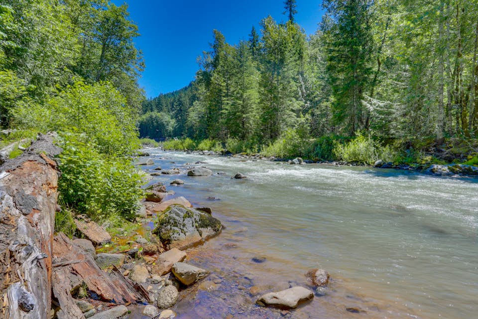 Big Bear River Retreat 3 BD Vacation Rental in Rhododendron, OR Vacasa