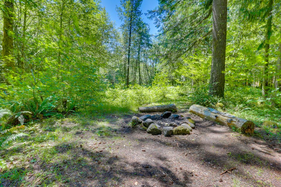 Big Bear River Retreat 3 BD Vacation Rental in Rhododendron, OR Vacasa