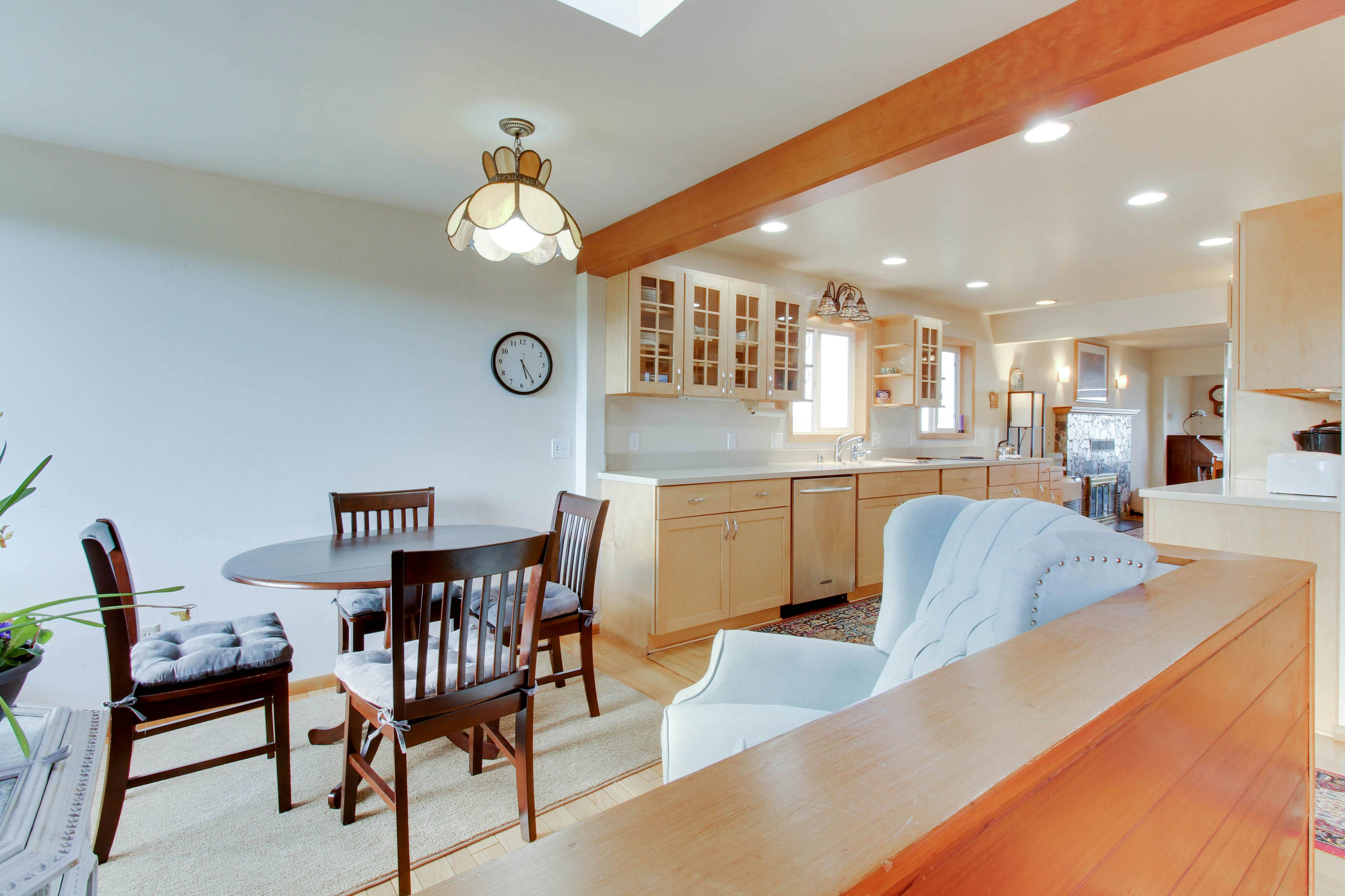 Lopez Island Agate Beach Waterfront Home