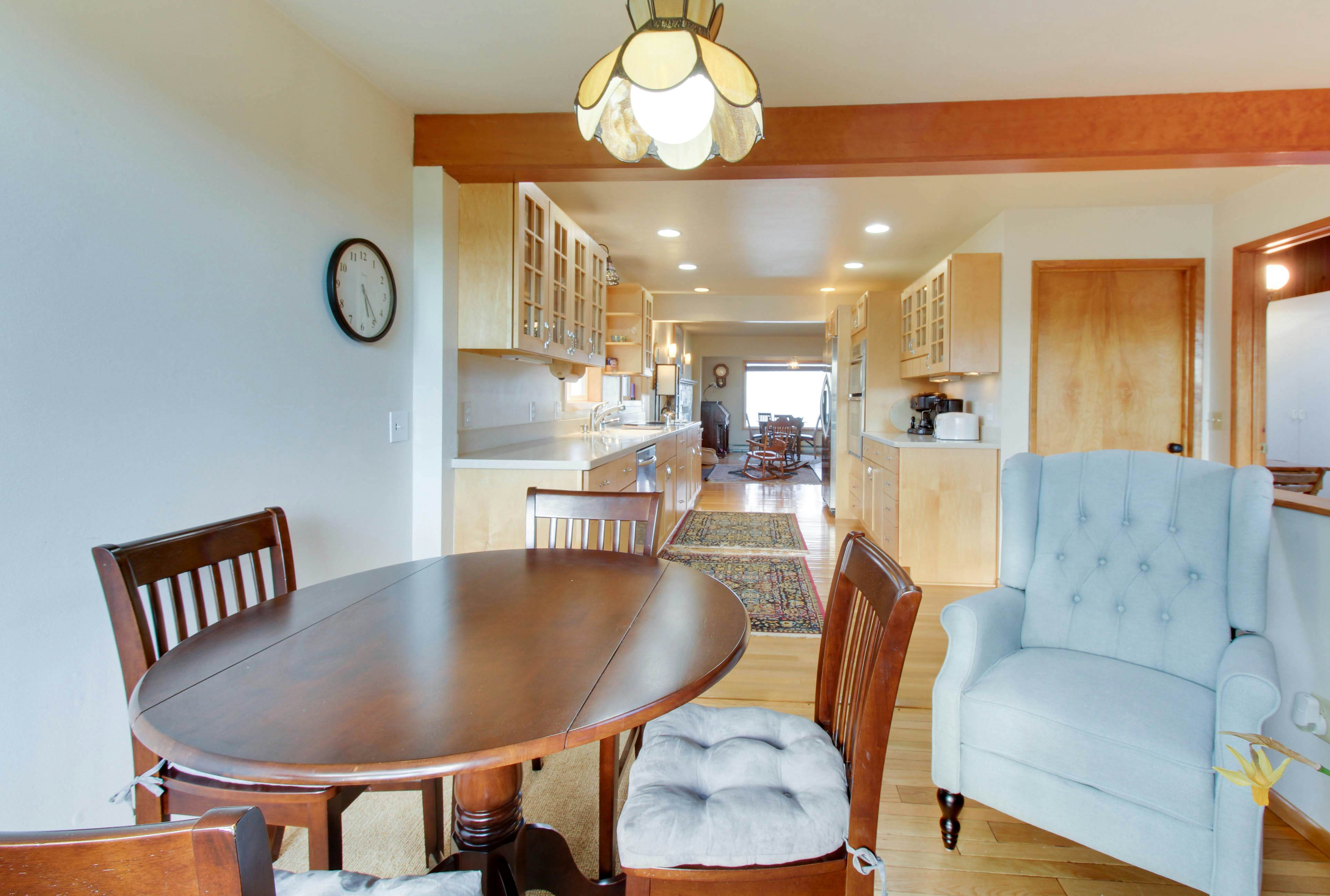 Lopez Island Agate Beach Waterfront Home