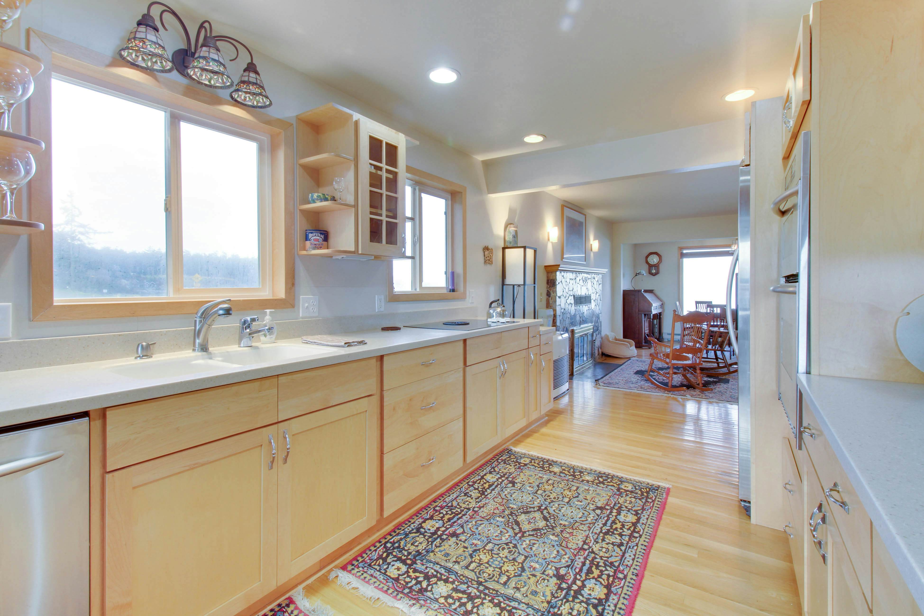 Lopez Island Agate Beach Waterfront Home